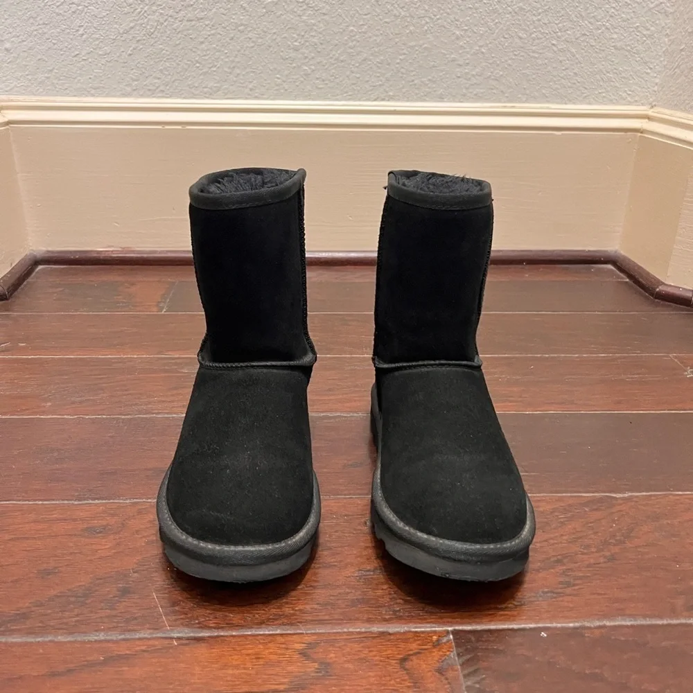 Time and Tru Black Suede Ankle Booties